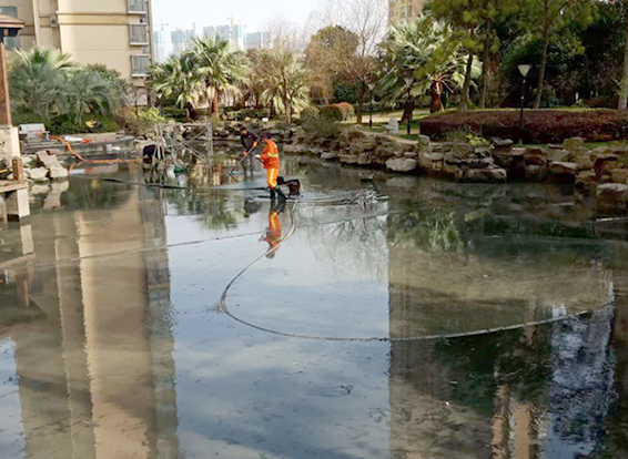 湘潭景观池淤泥清理